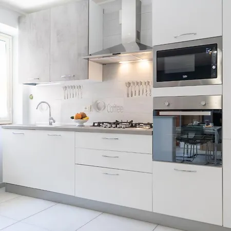 Guesthost - Urban Experience *