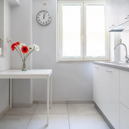 Guesthost - Urban Experience *